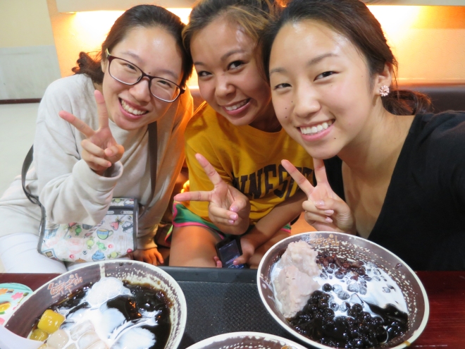 Grass jelly, my favourite dessert, with some of my favourite people!